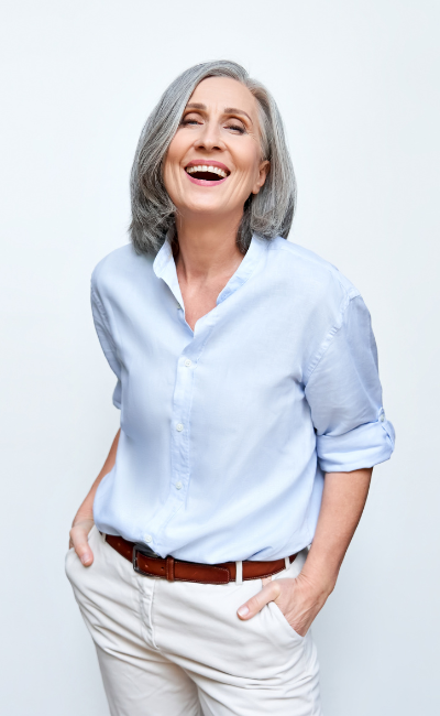 Frau graue lange Haare Frau graue lange Haare